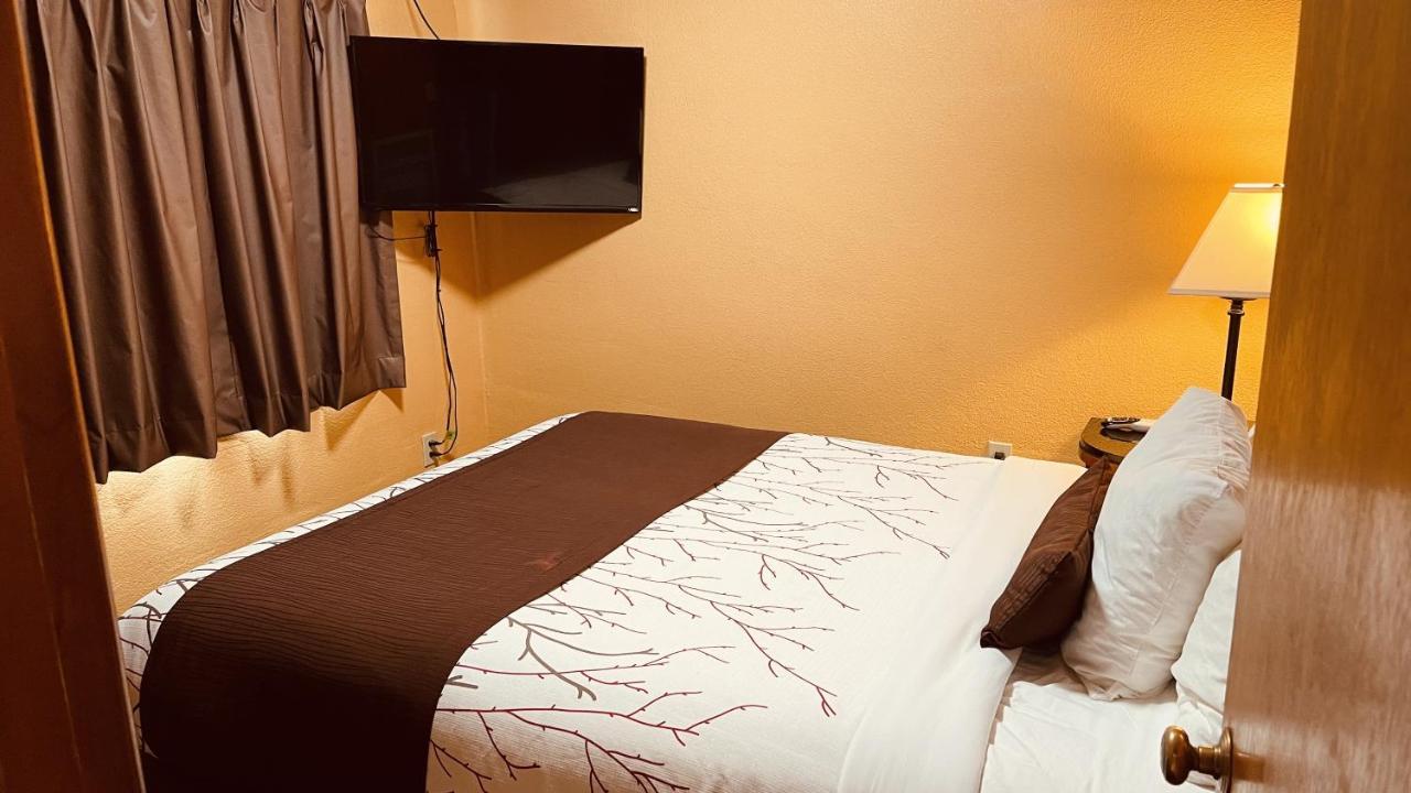 Apple Inn Motel Chelan Exteriör bild