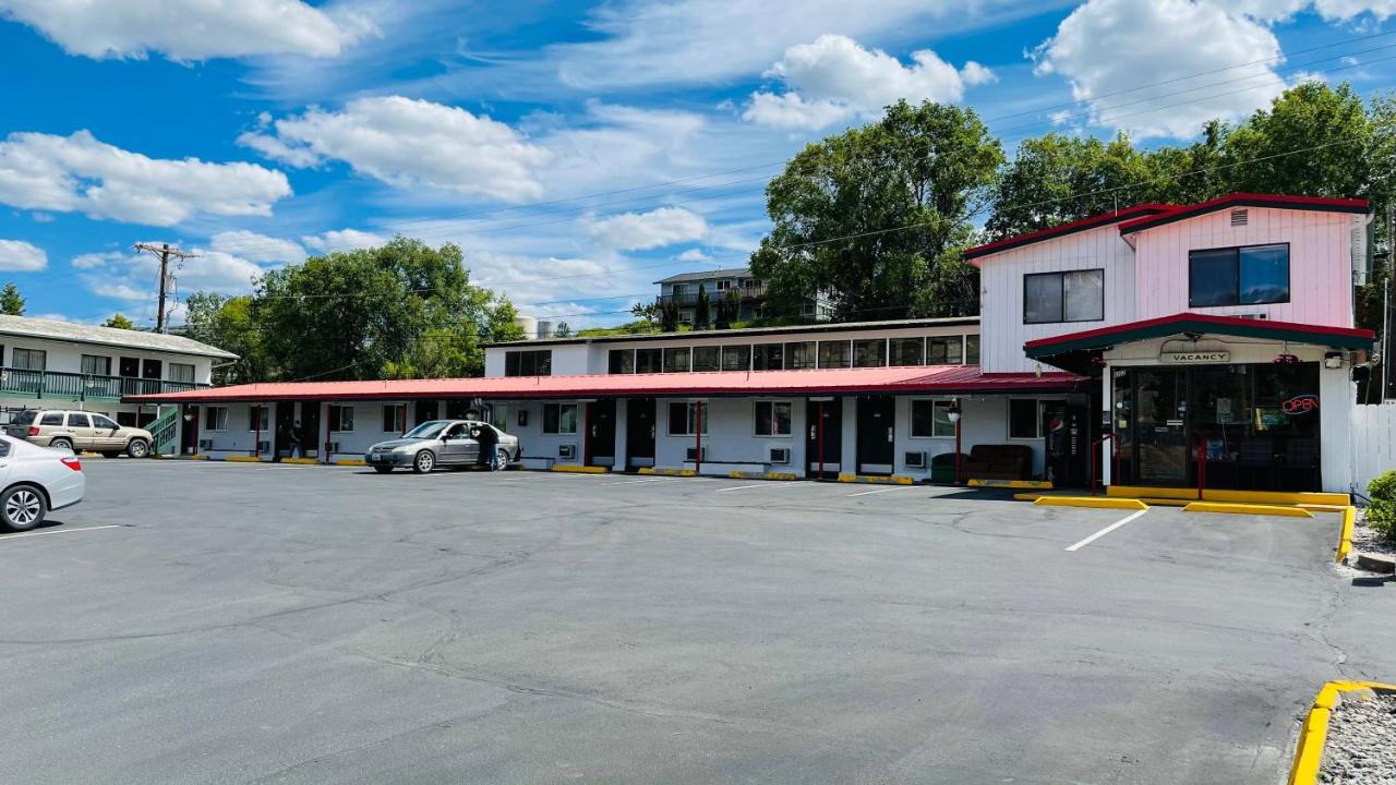 Apple Inn Motel Chelan Exteriör bild