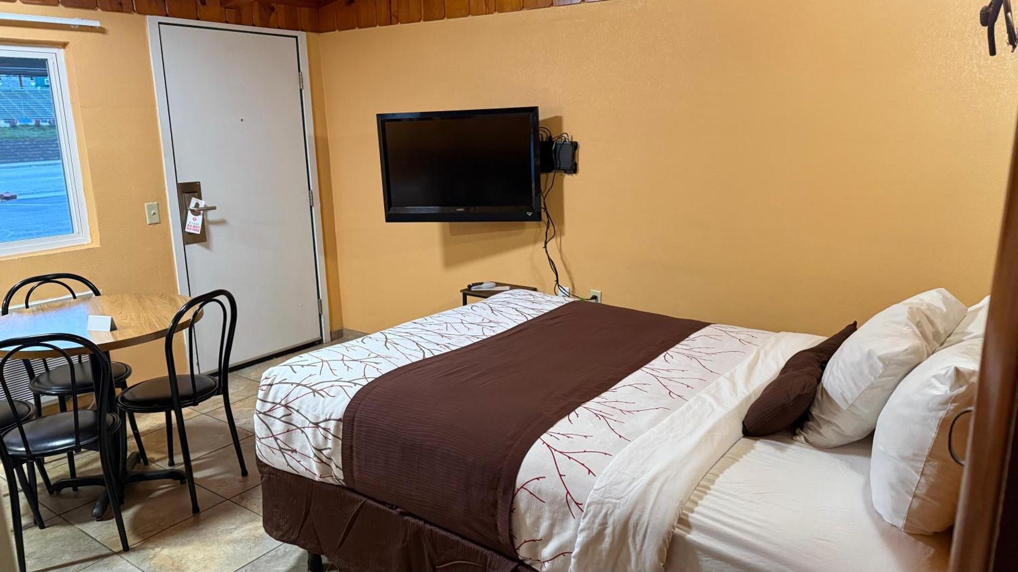 Apple Inn Motel Chelan Exteriör bild